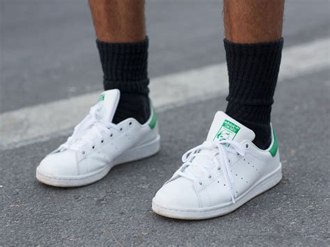 Socken und Sneaker: Die wichtigsten Styling